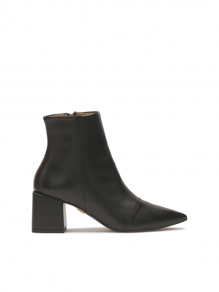 Black leather boots with square heel