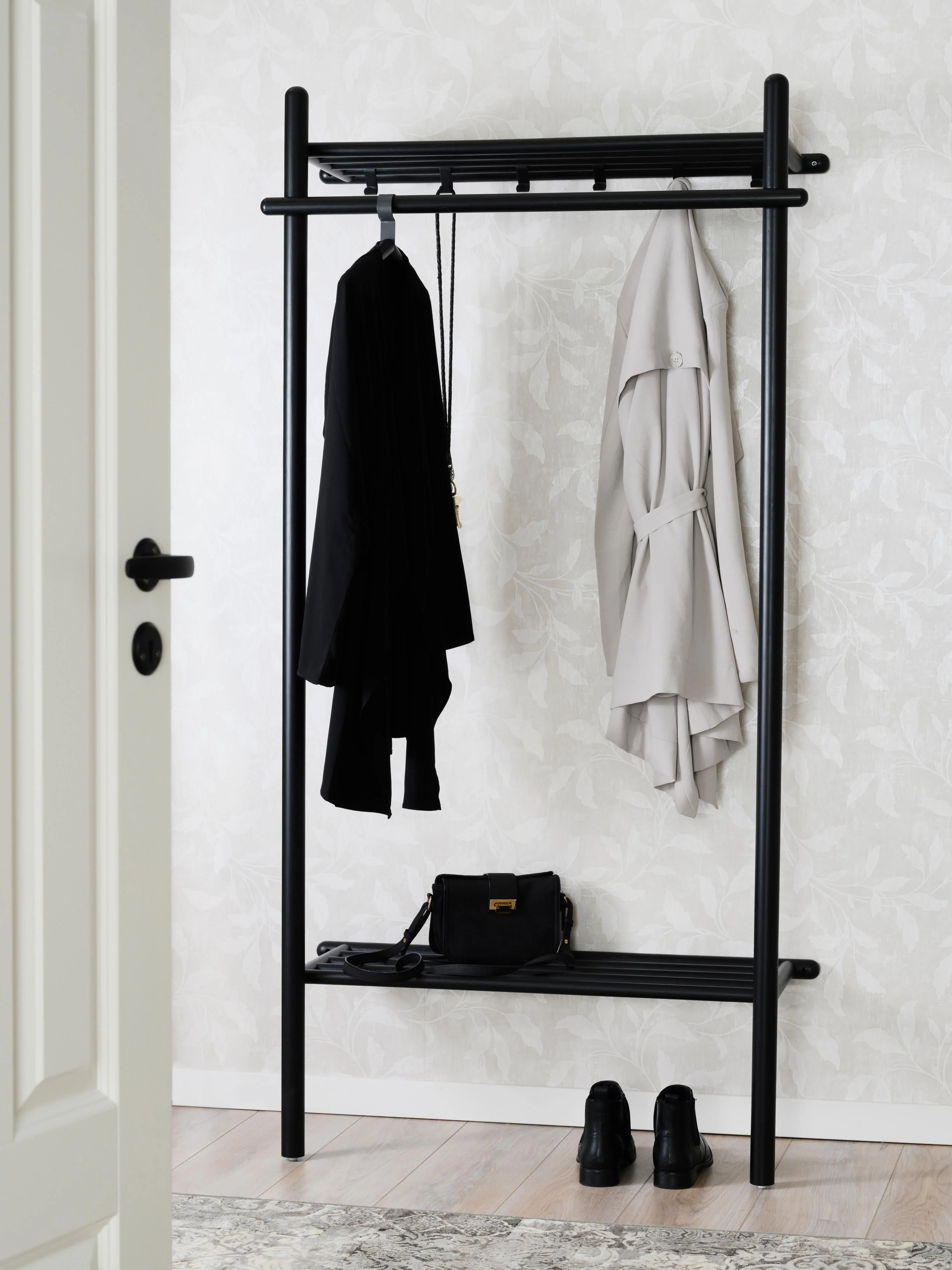 Wandgarderobe Milford aus Eichenholz