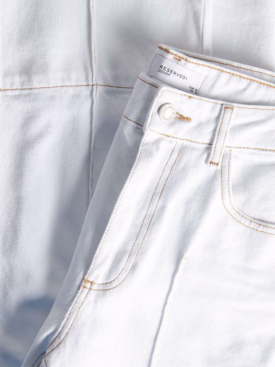 Jeans With Stitching