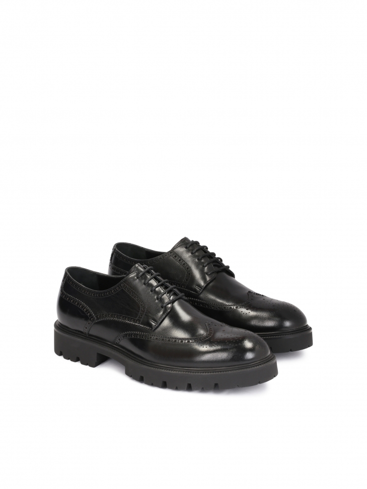 Men’s classic black brogues of genuine leather