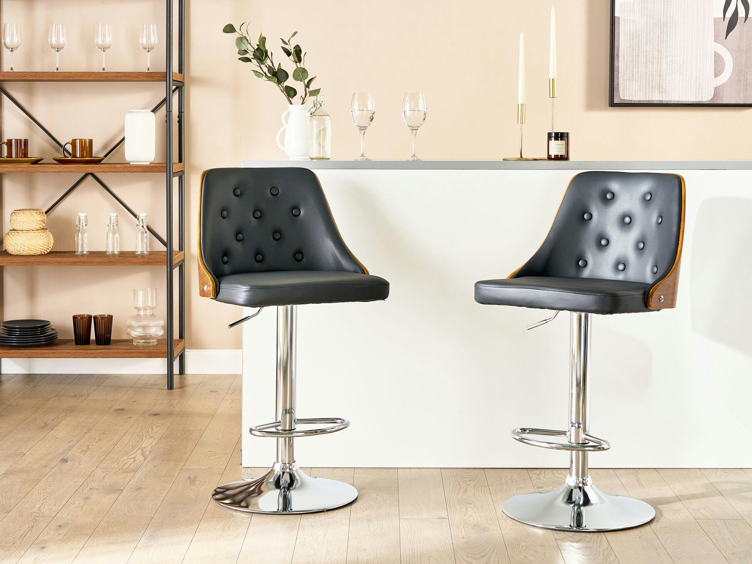 VANCOUVER - Lot de 2 tabourets de bar en cuir PU noir