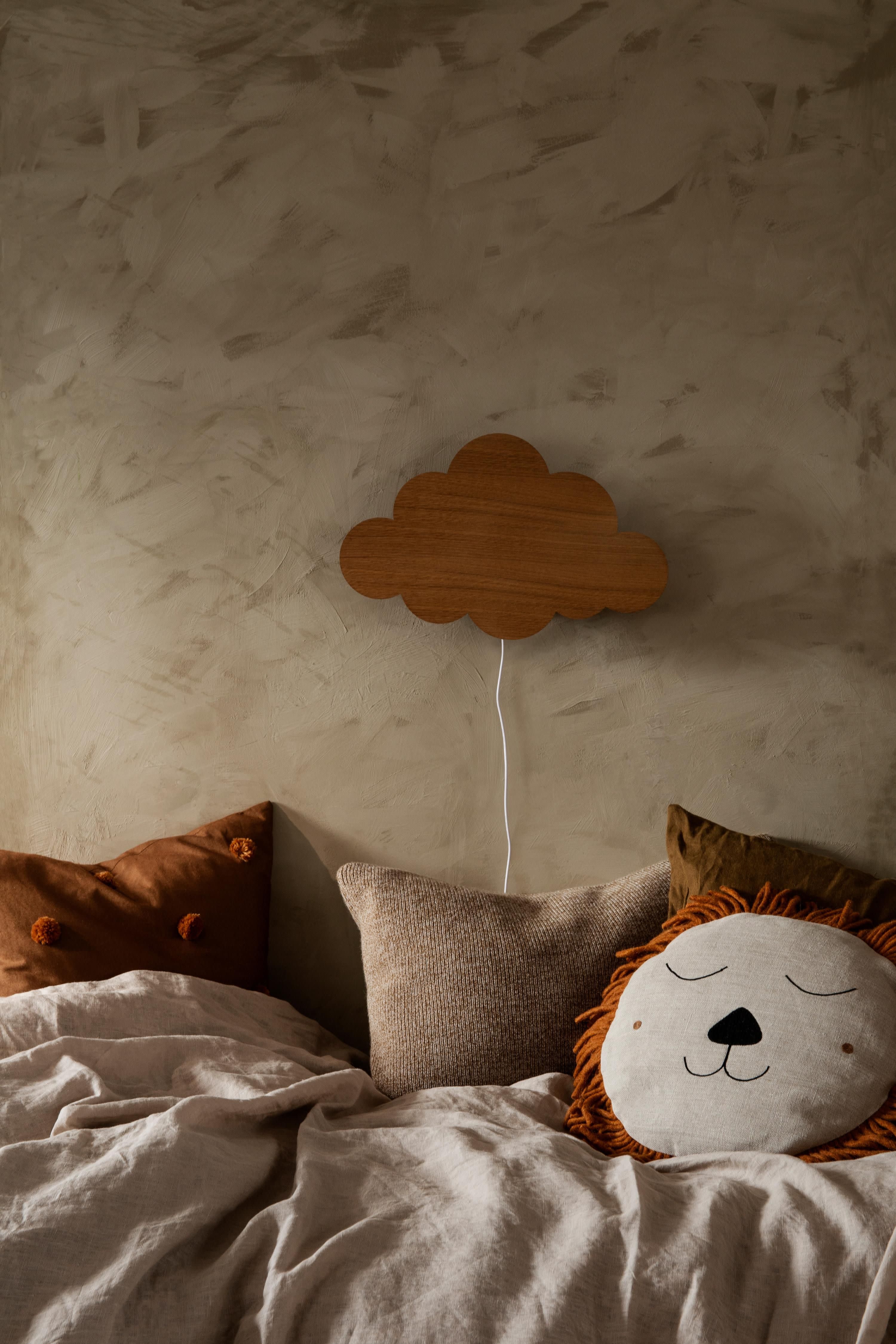 Handbesticktes Kissen Safari aus Leinen