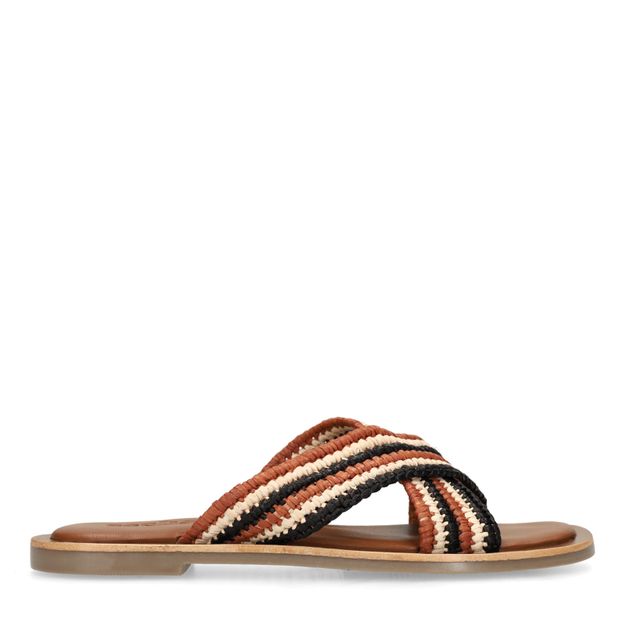 Bruine gevlochten slippers