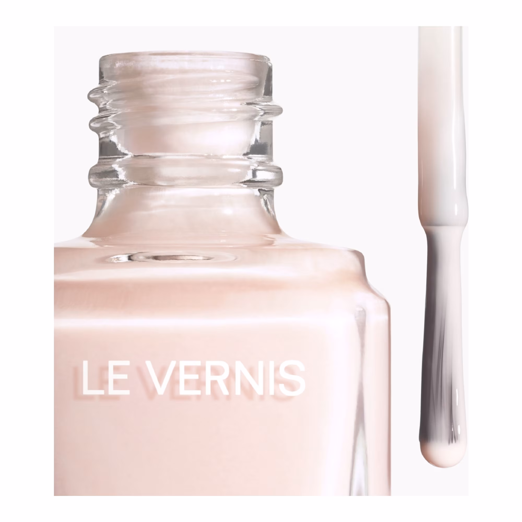 LE VERNISCouleur et brillance longue tenue