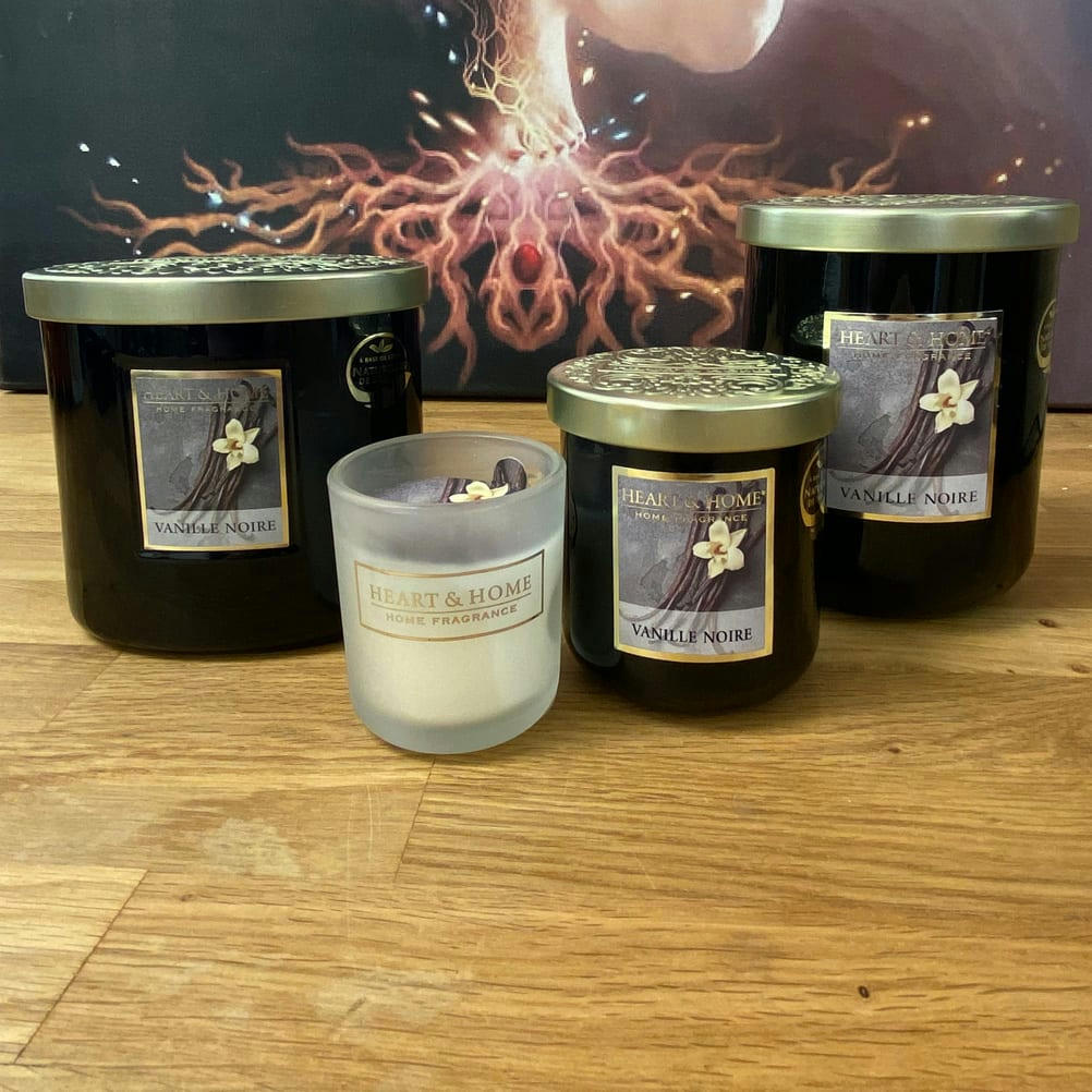 - Petite bougie à la cire de soja vanille noire