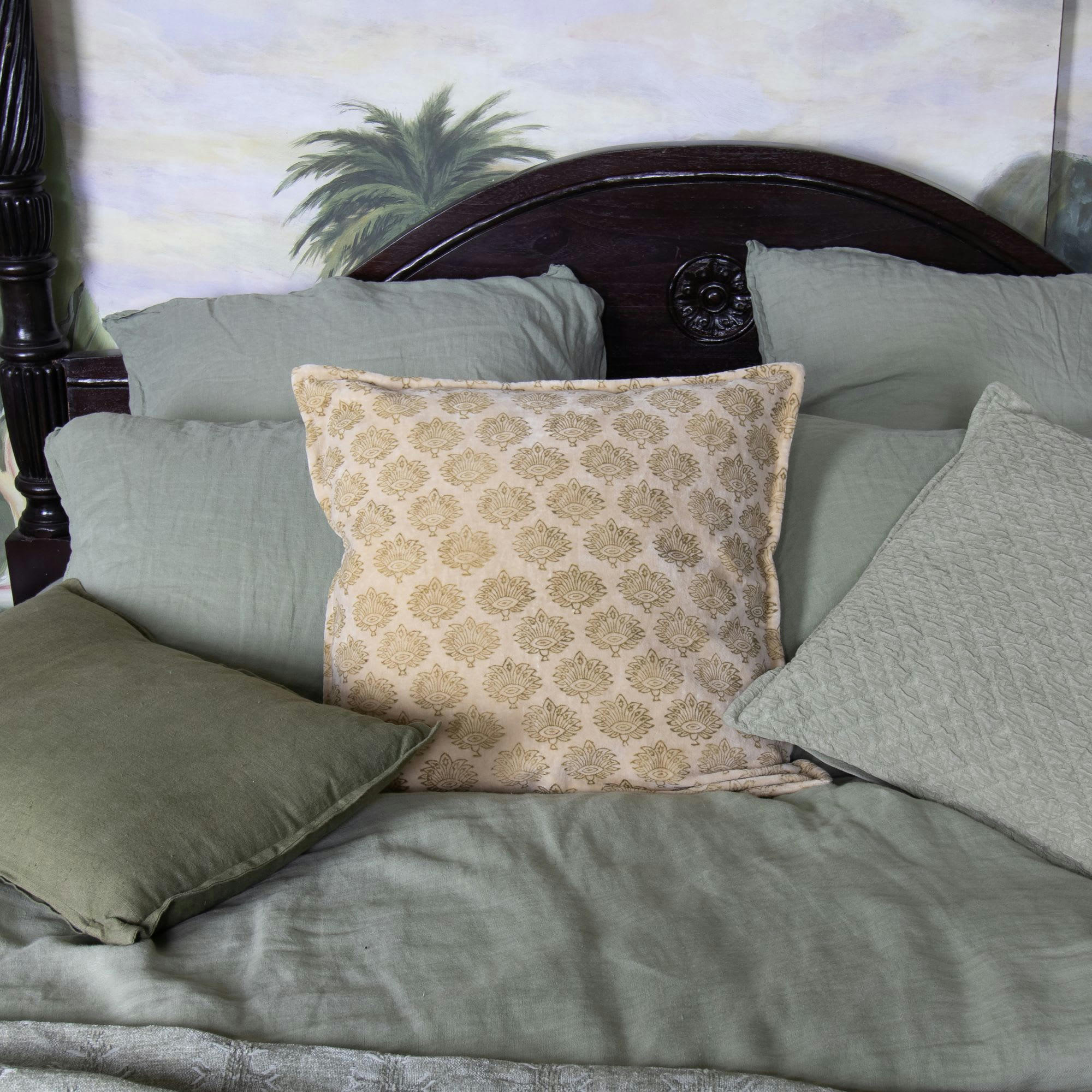 DORI - Coussin en velours beige 45cm