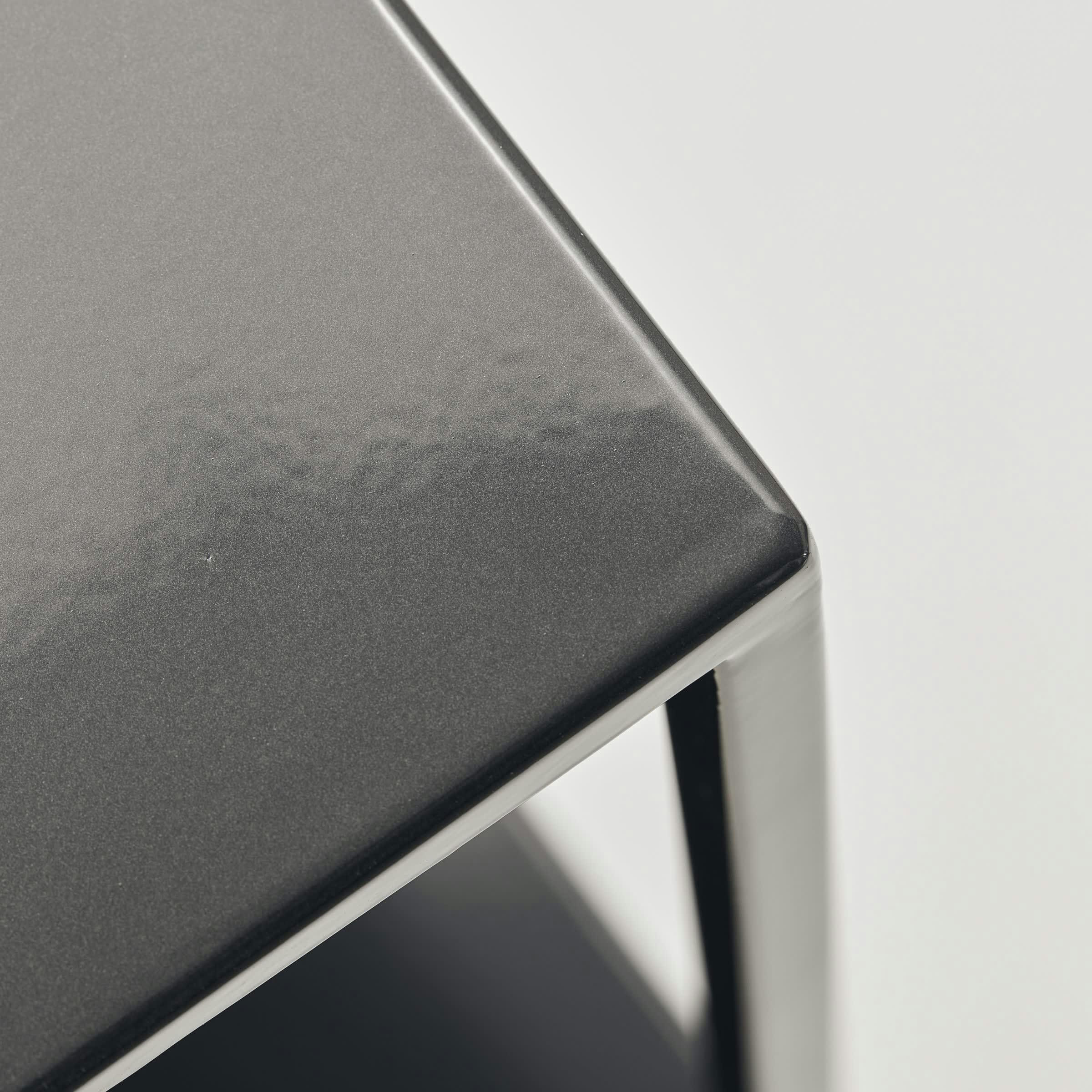 MODEL - Étagère haute en métal noir