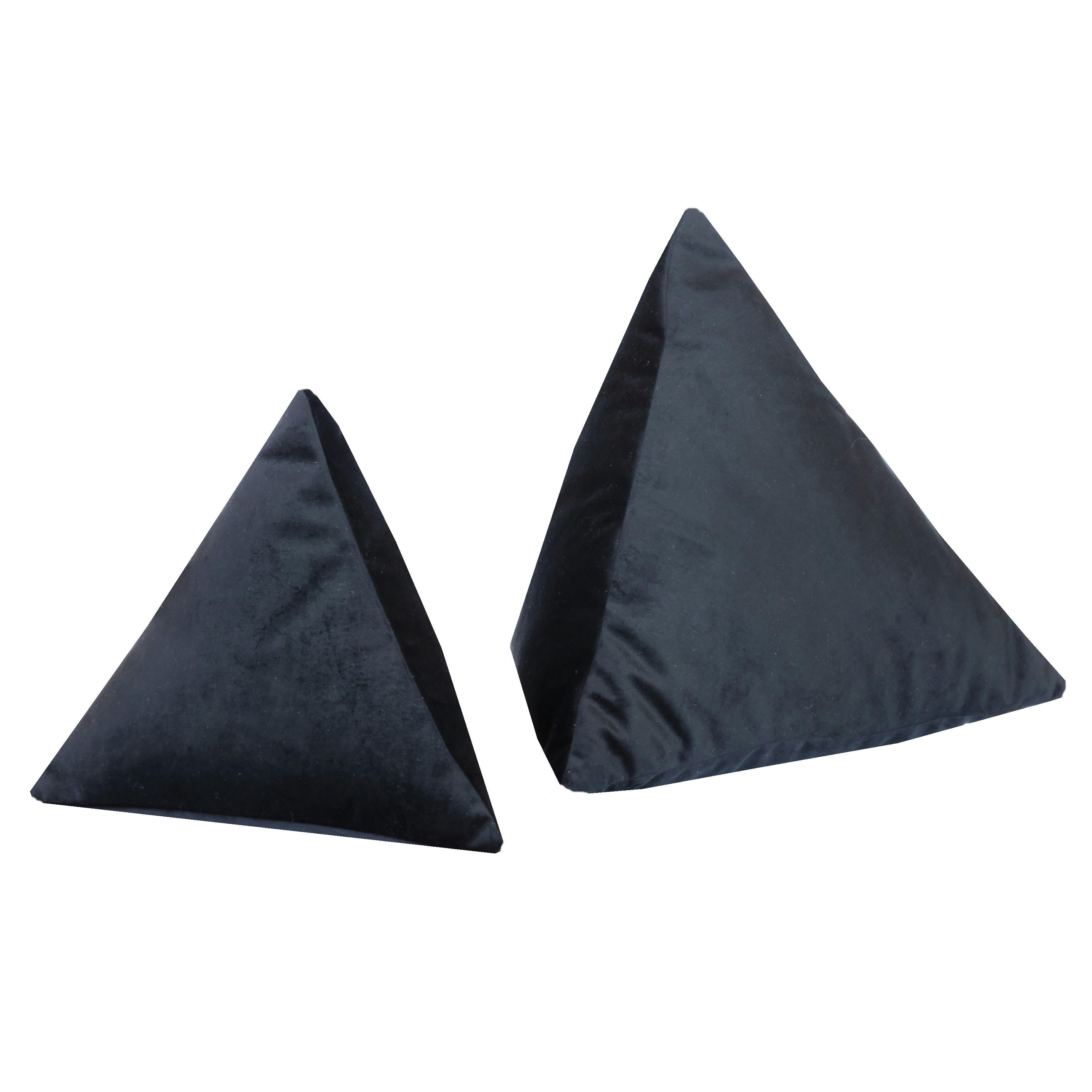 - Lot de 2 coussins pyramide en velours Noir