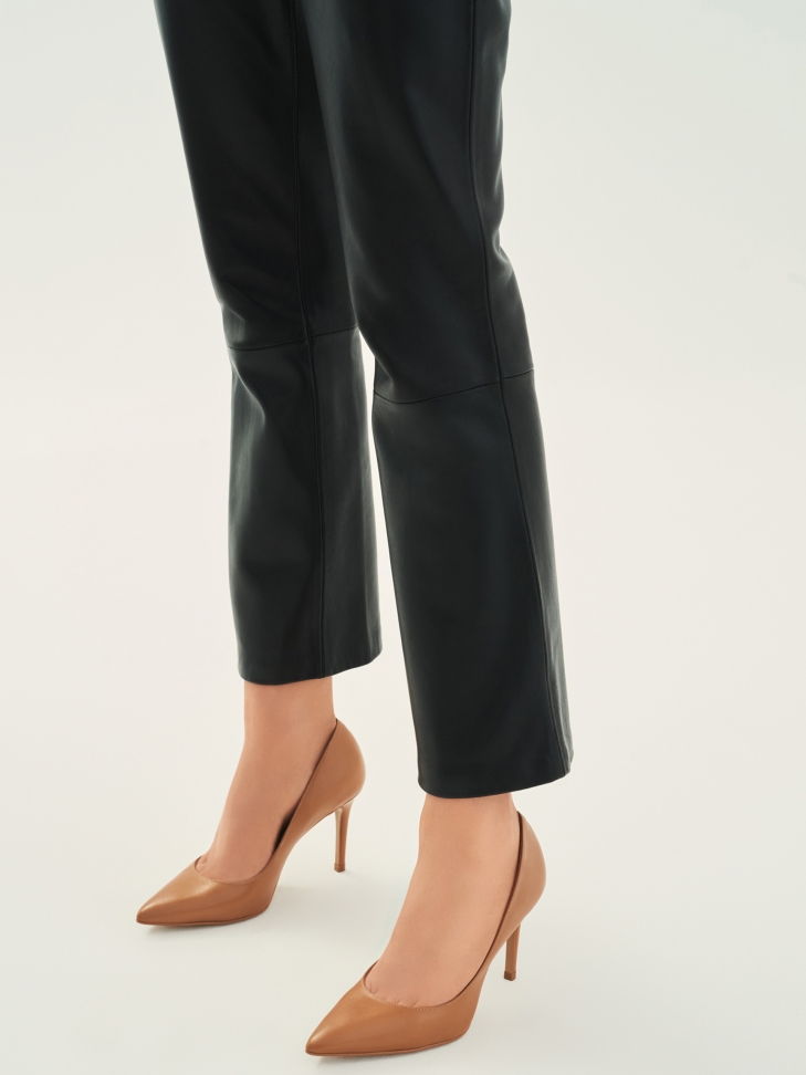 Light brown slim heeled pumps