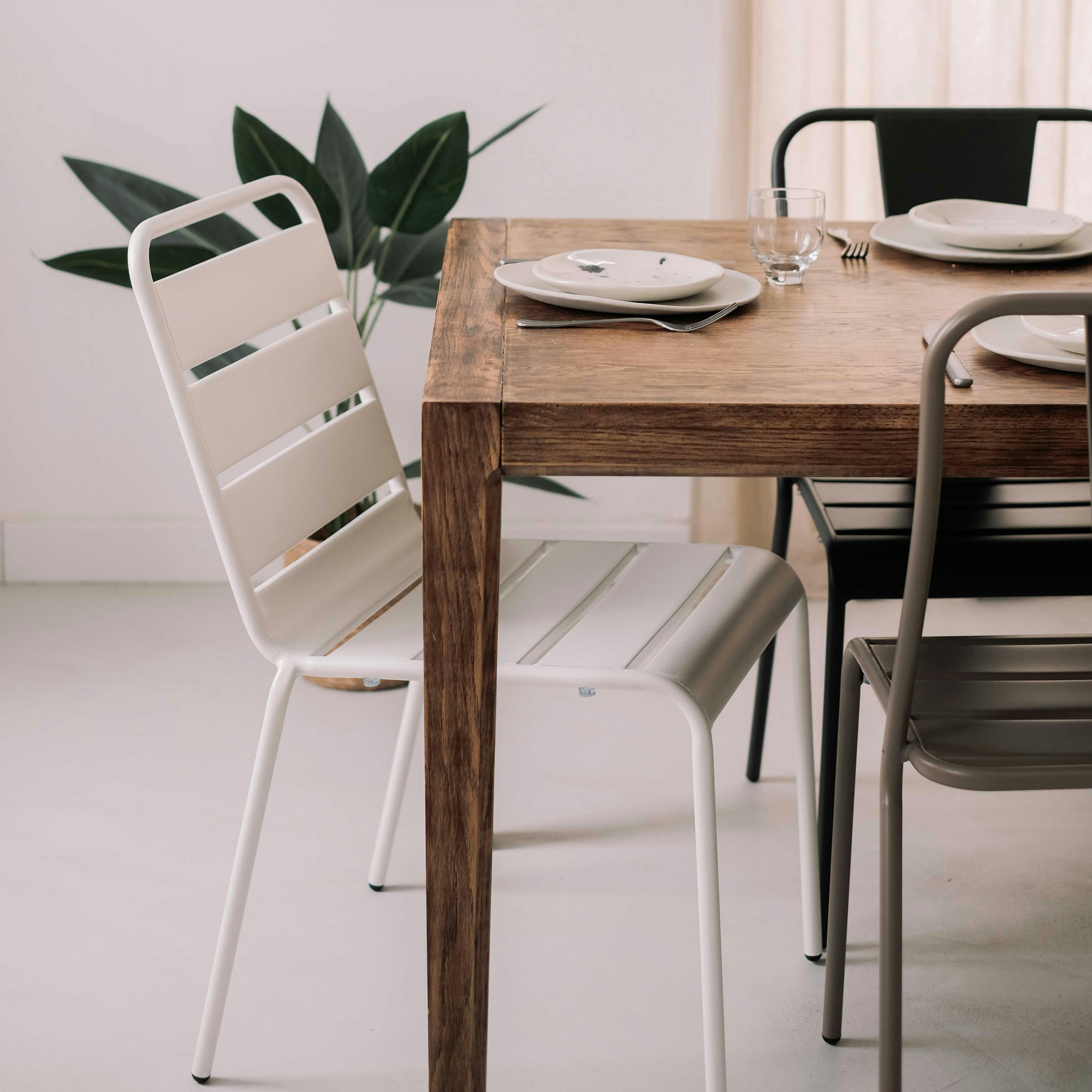 PALAVAS - Chaise en métal blanche