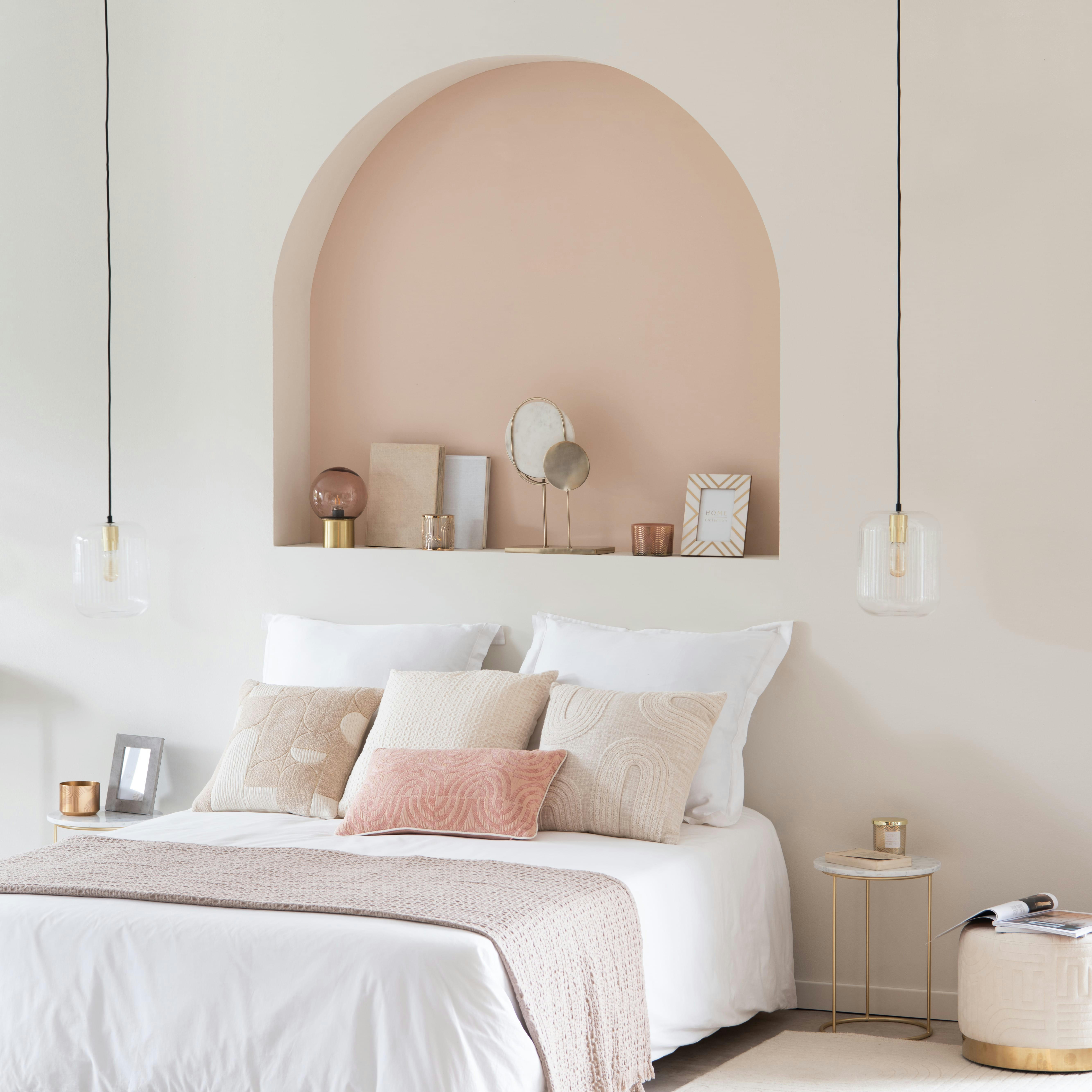 - Bougie en verre teinté beige et métal doré 200g