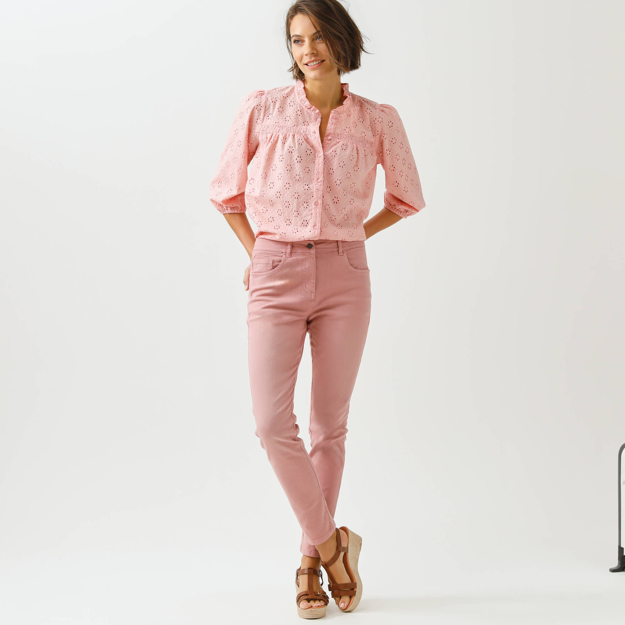 Chemisier broderie anglaise, smocks et col volanté