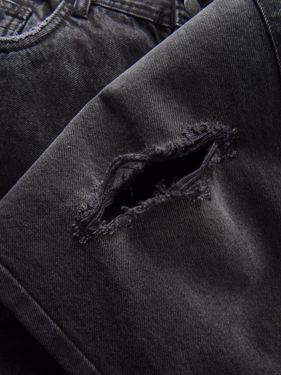 Distressed Carrot Jeans