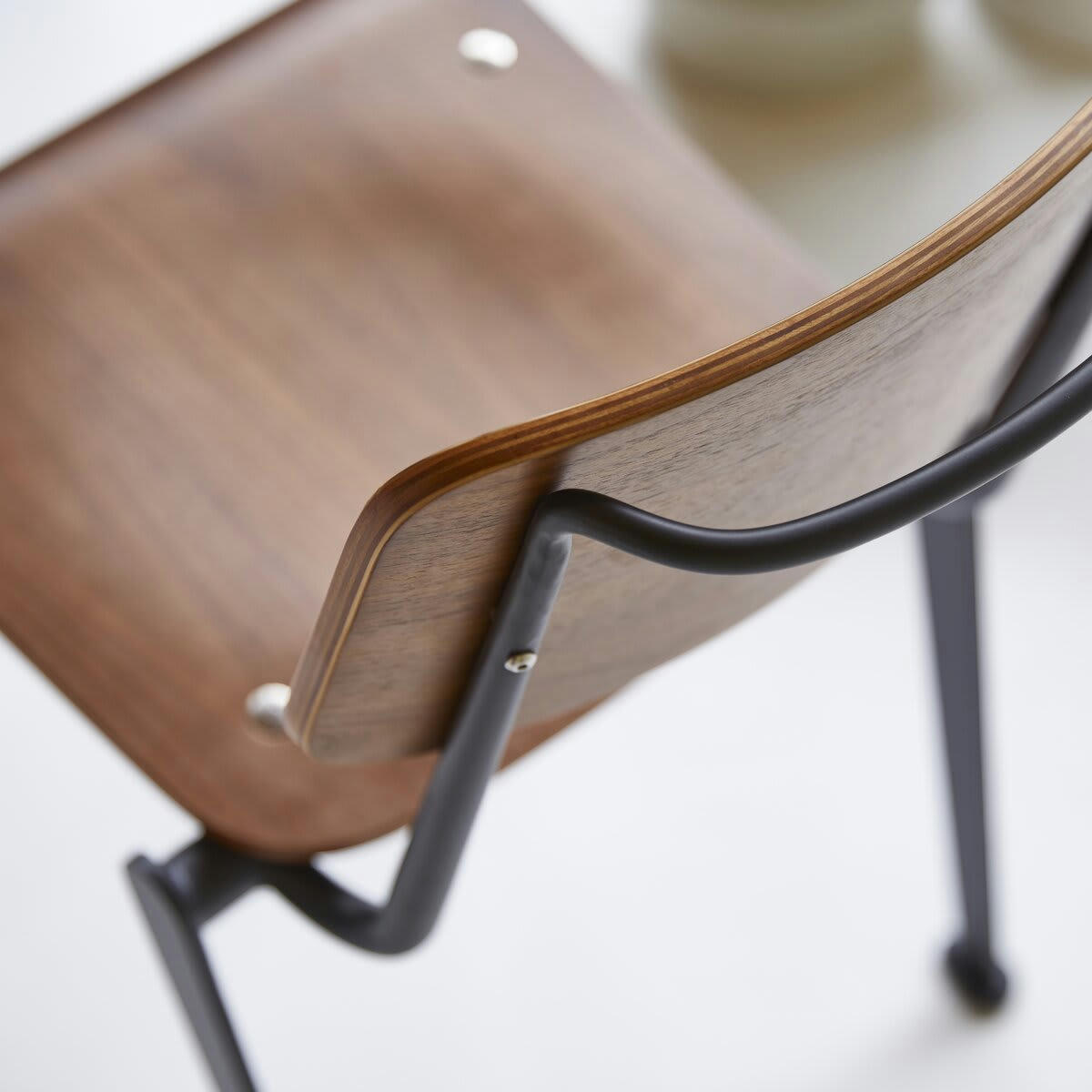 MIO - Chaise en noyer et métal black