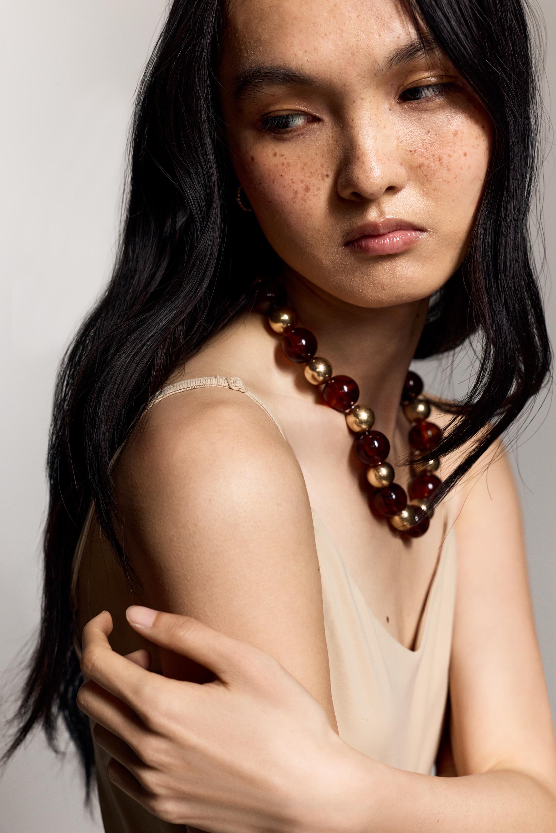 Collar bolas