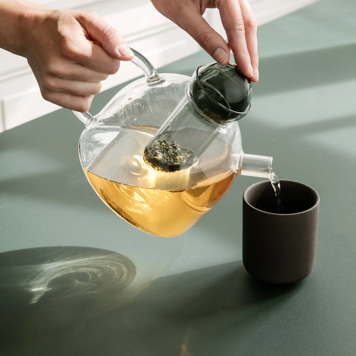 Ferm Living - Still Teekanne 1,25 l, klar / rauchgrau