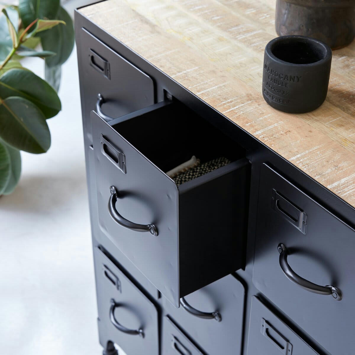 INDUSTRIEL - Commode de rangement en métal