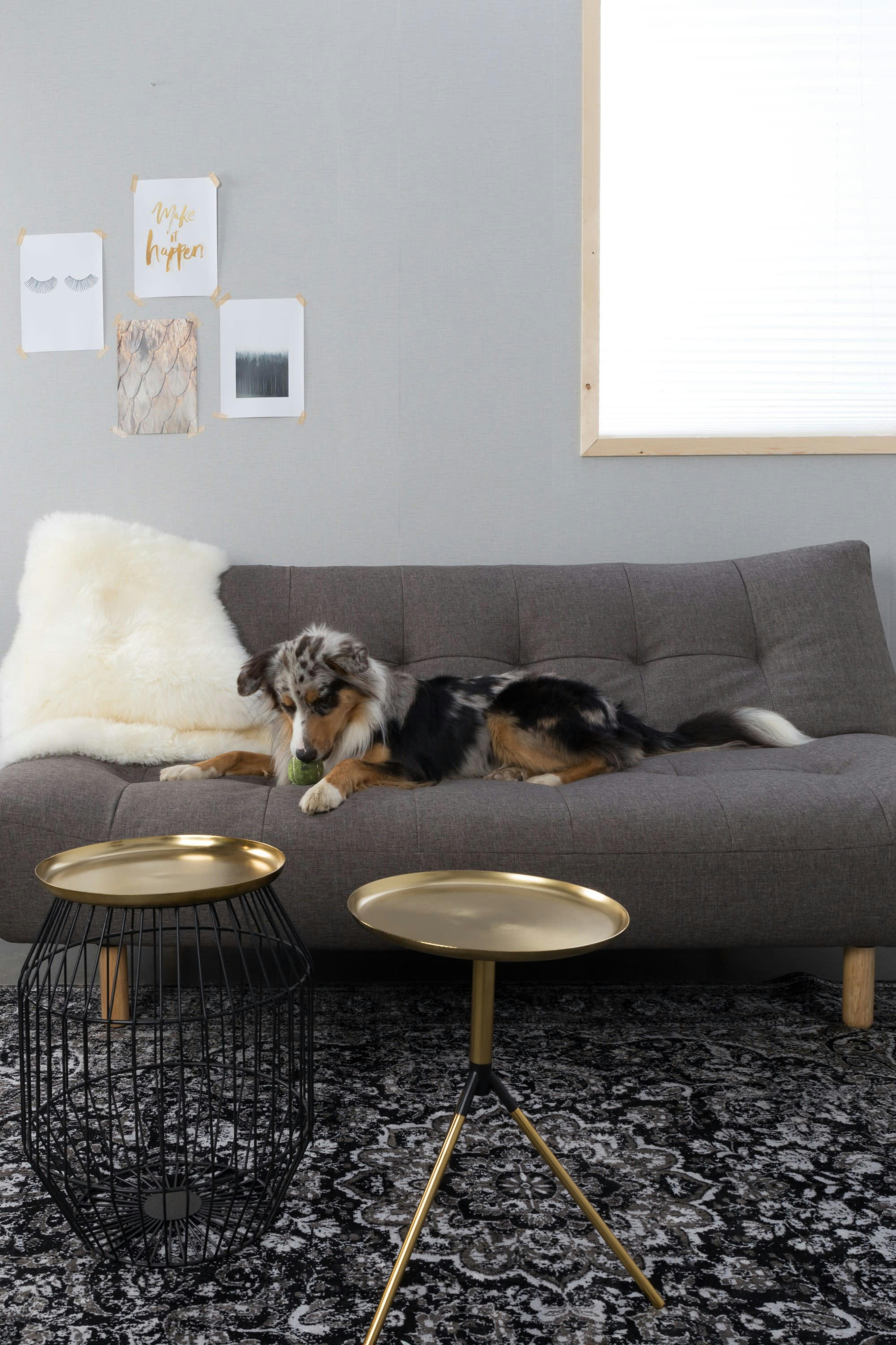 NOUT - Table d'appoint en métal doré