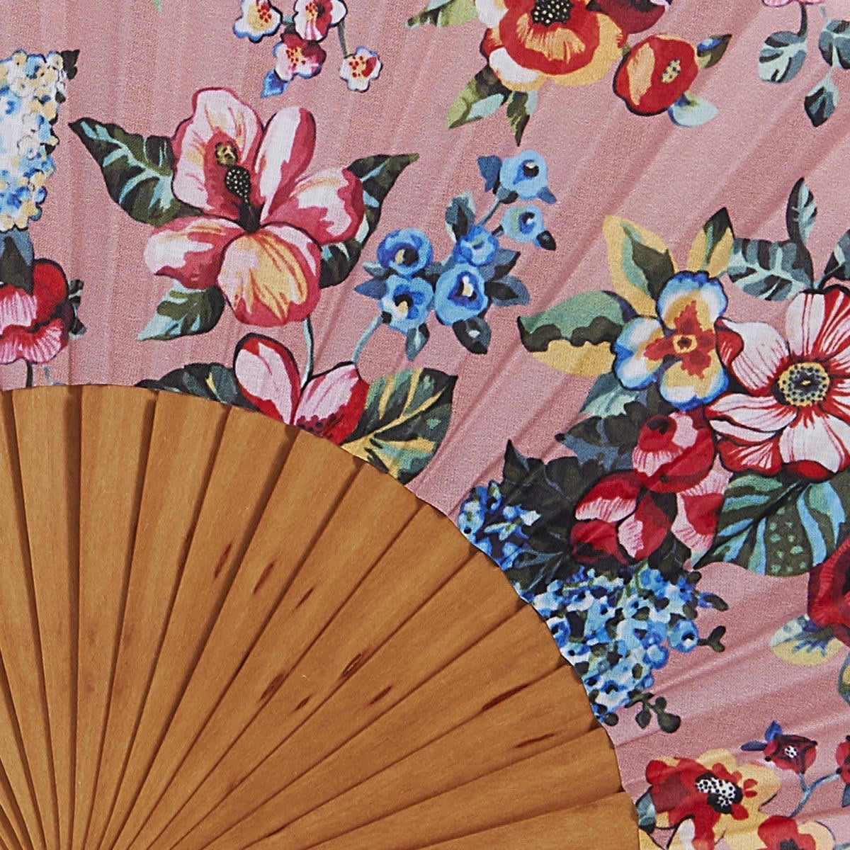 SHANTI - Éventail en bois de merisier et coton imprimé fleuri rose