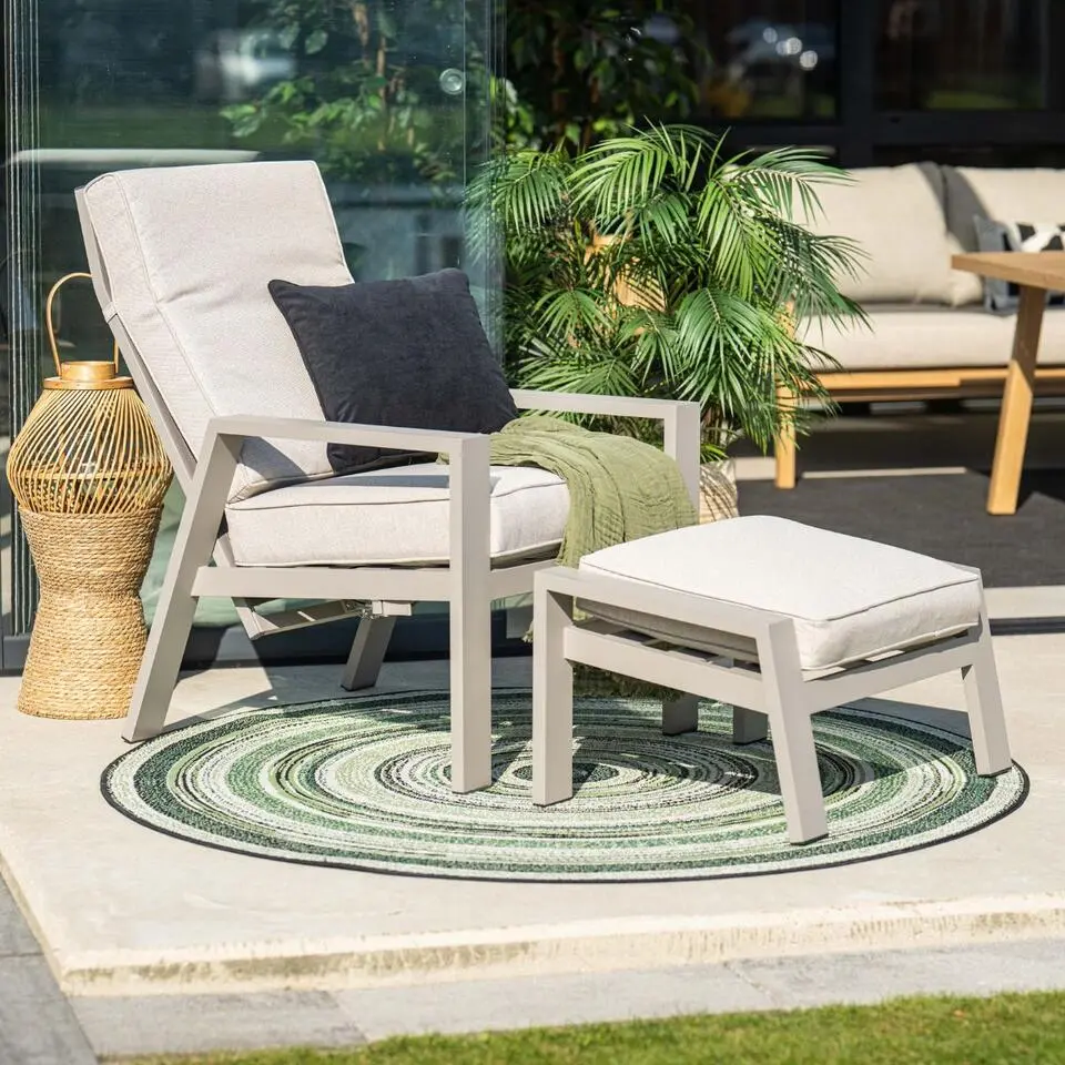 Max verstelbare, aluminium loungestoel met voetbank - taupe