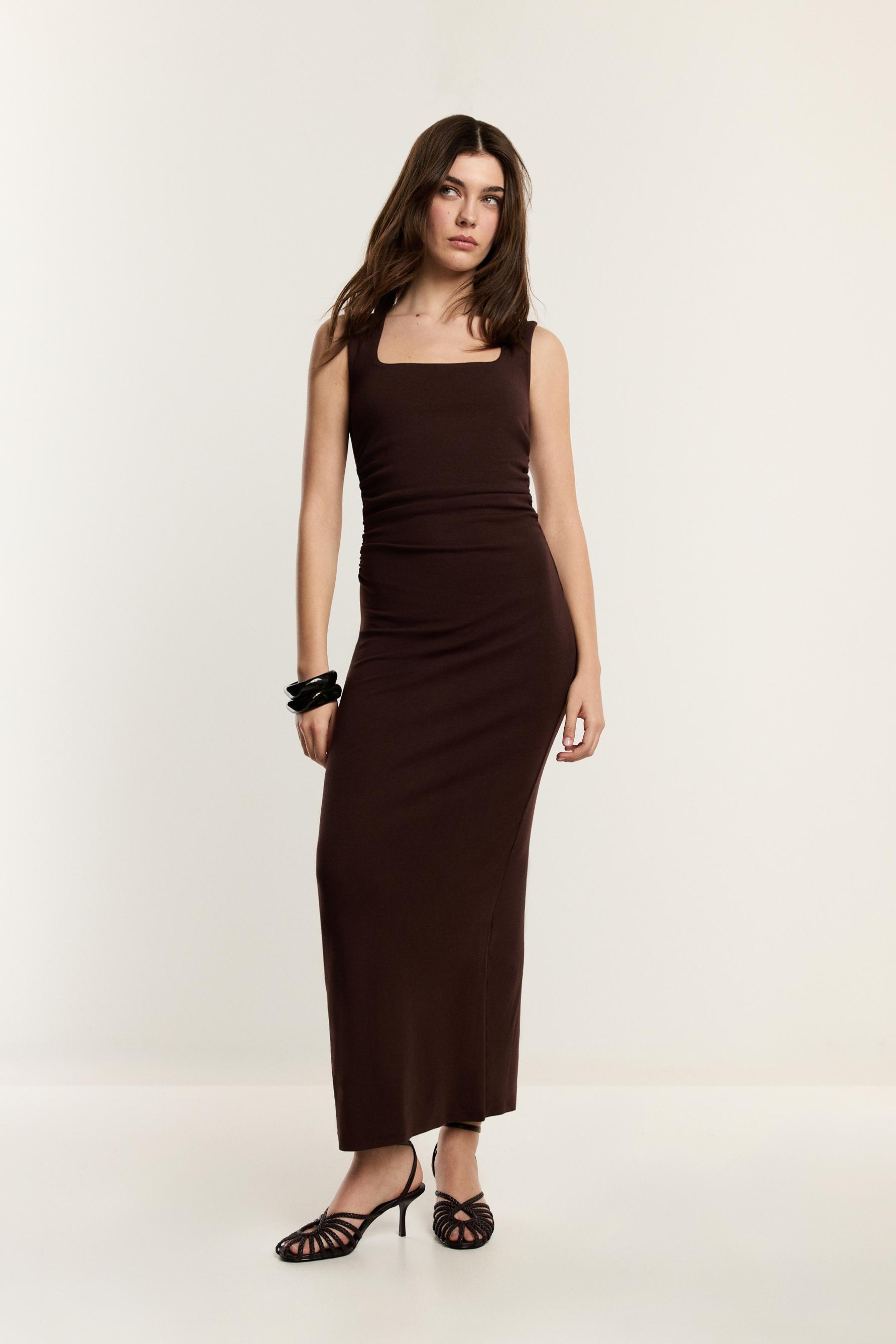 Vestido midi escote cuadrado