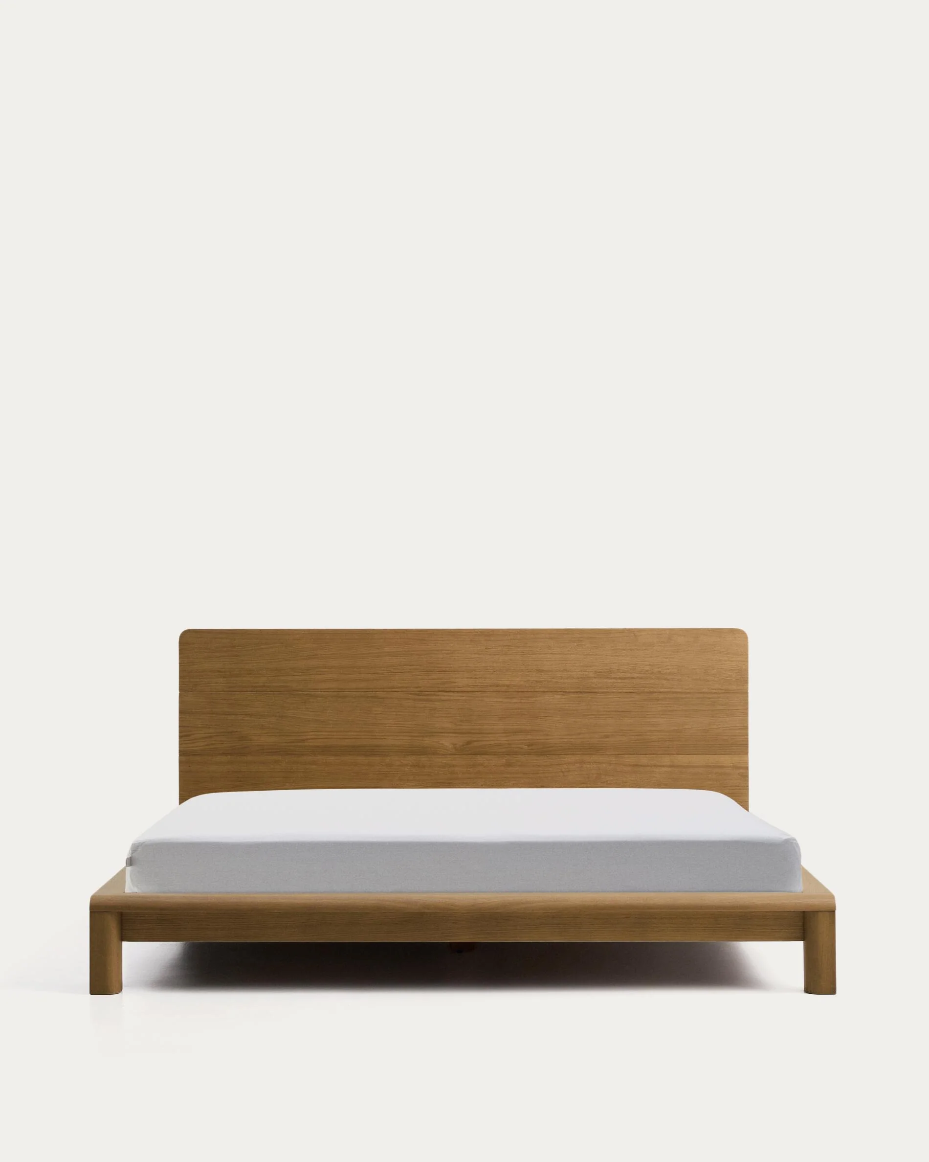 Arelida bed made of oak veneer and solid oak wood with light brown finish for 180 x 200 cm mattress FSC Mix Credit