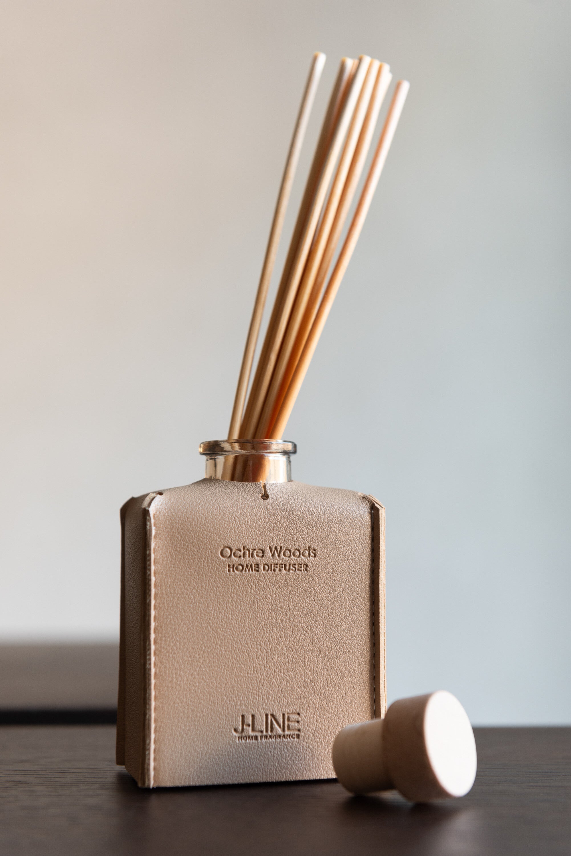 J-Line geurolie + stokjes - Suit & Tie - leder - beige - 100ml