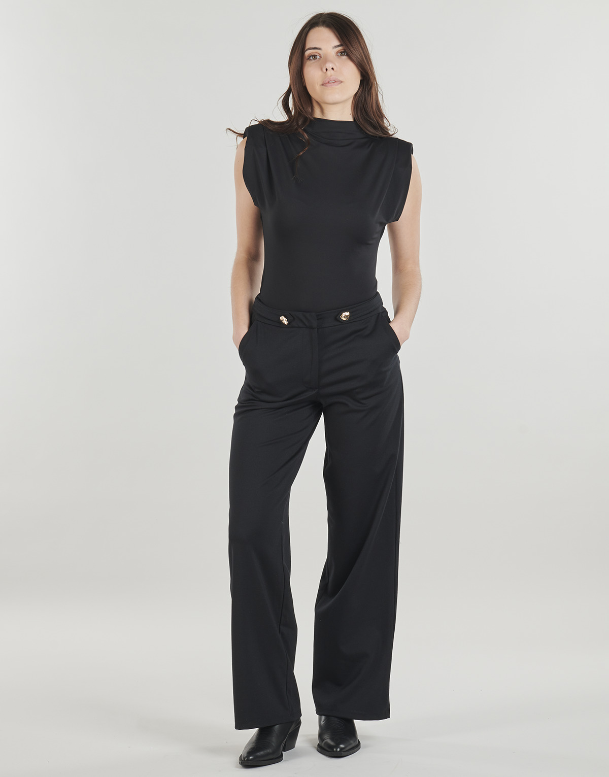 Vila - VIPERI RW BUTTON DETAIL WIDE - Black