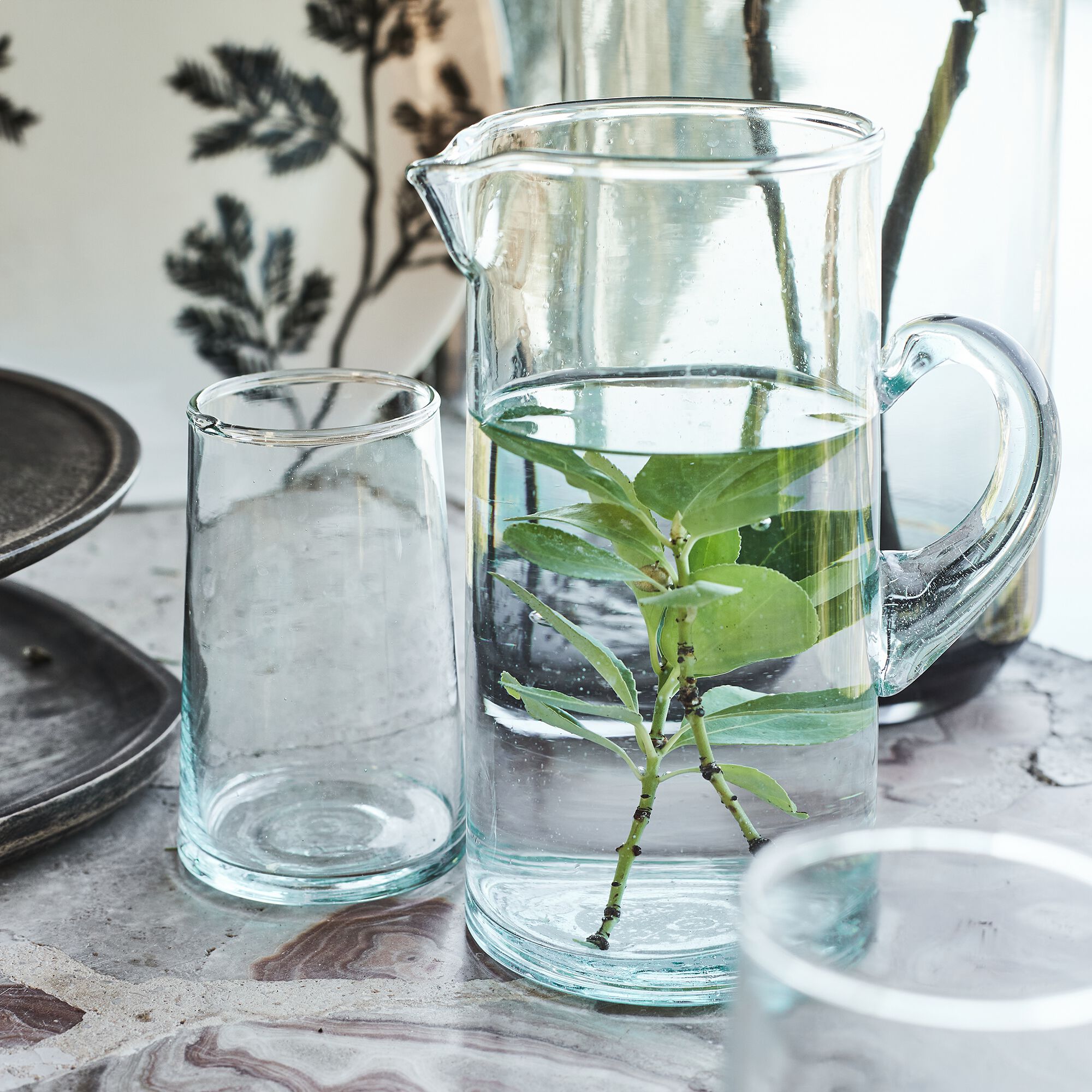 BELDI - Carafe avec anse en verre recyclé 1,1L - transparent