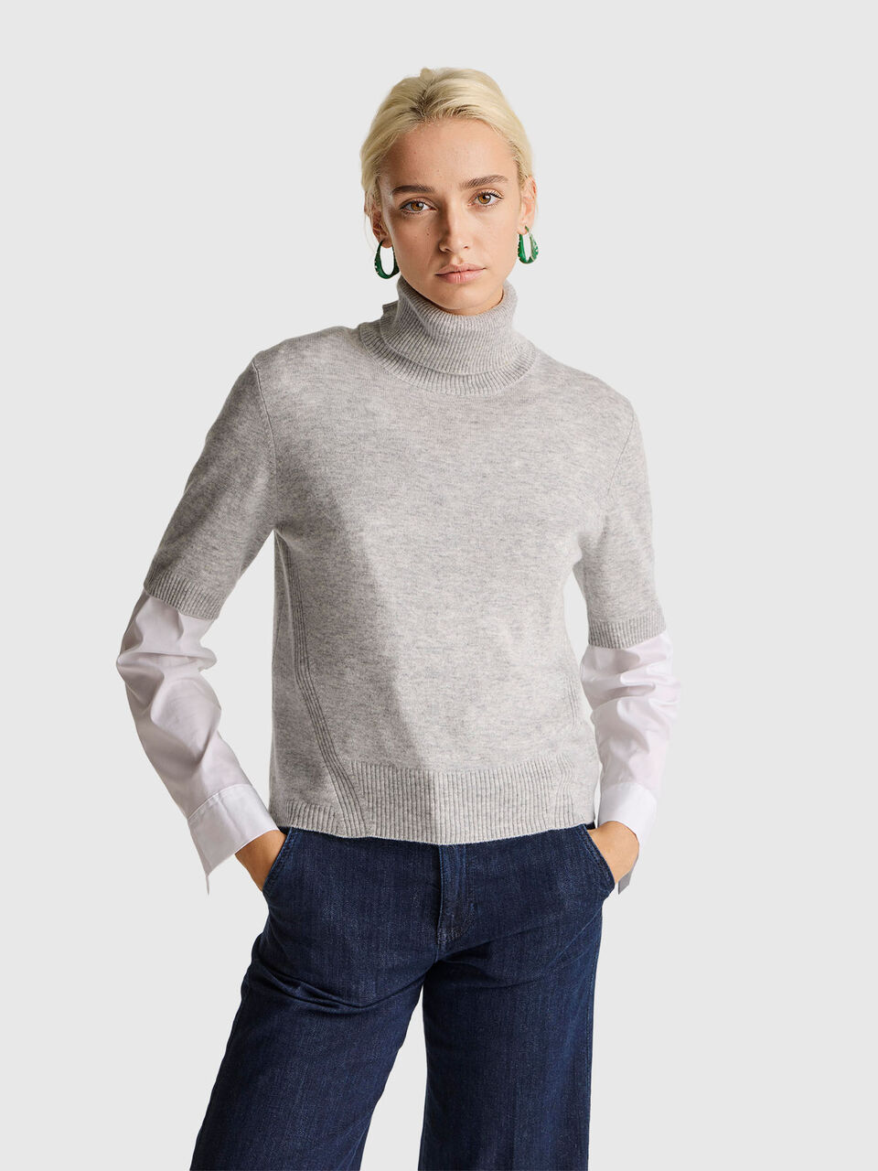 Light gray short sleeve turtleneck in cashmere blend