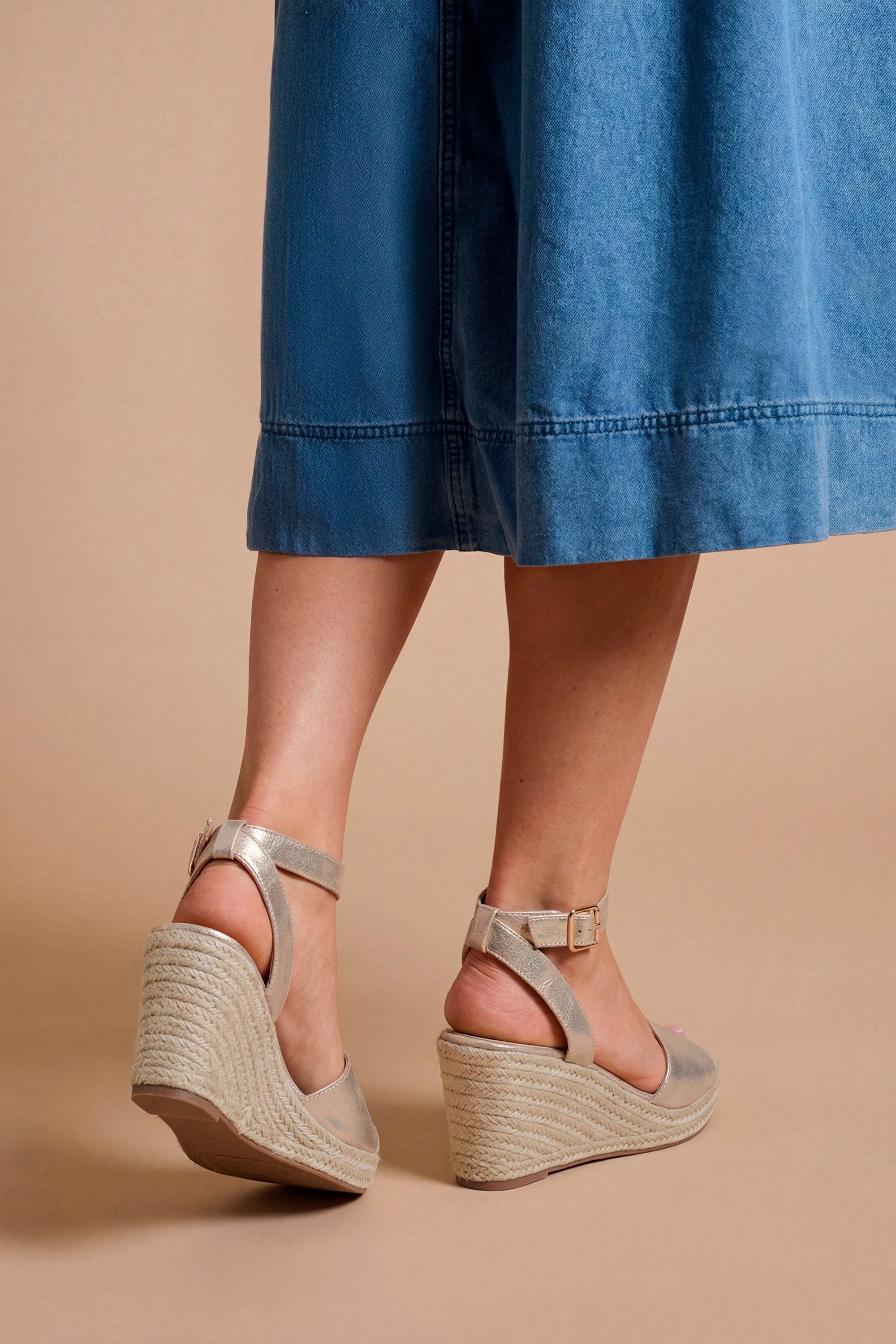 Dorothy Perkins Wide Fit Rebekah Metallic Textile Peep Toe Espadrille Wedge Sandals