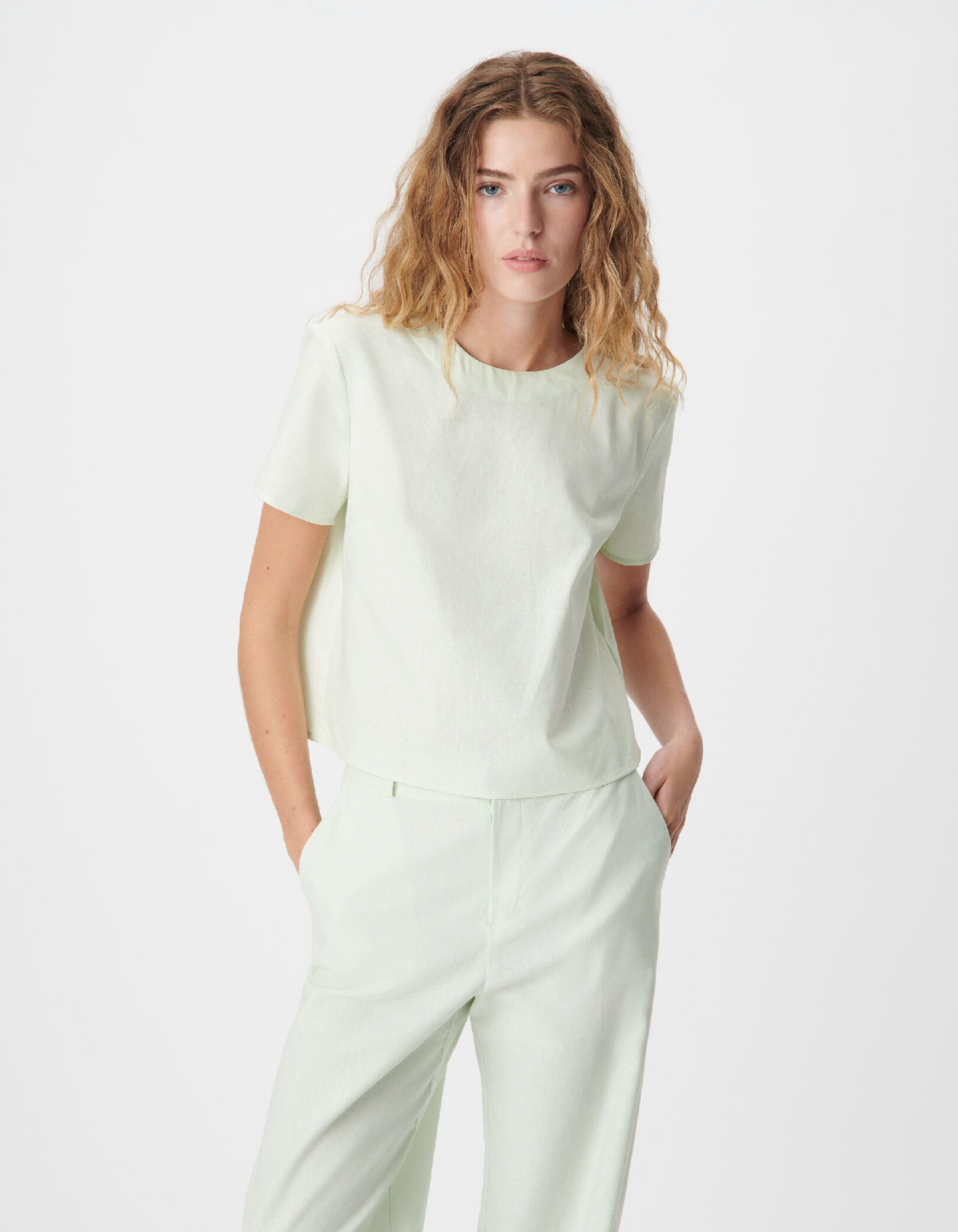 Top manches courtes vert coton lin ouverture dos Femme
