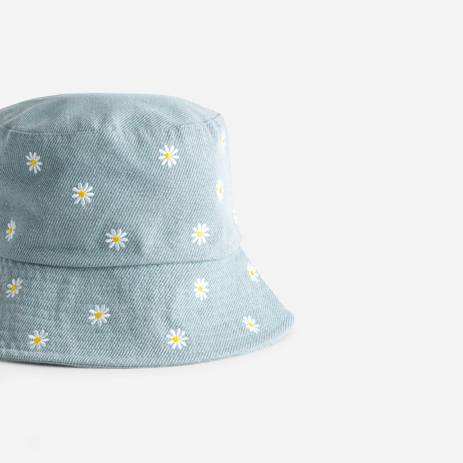 Bob baby blue broderies fleurs