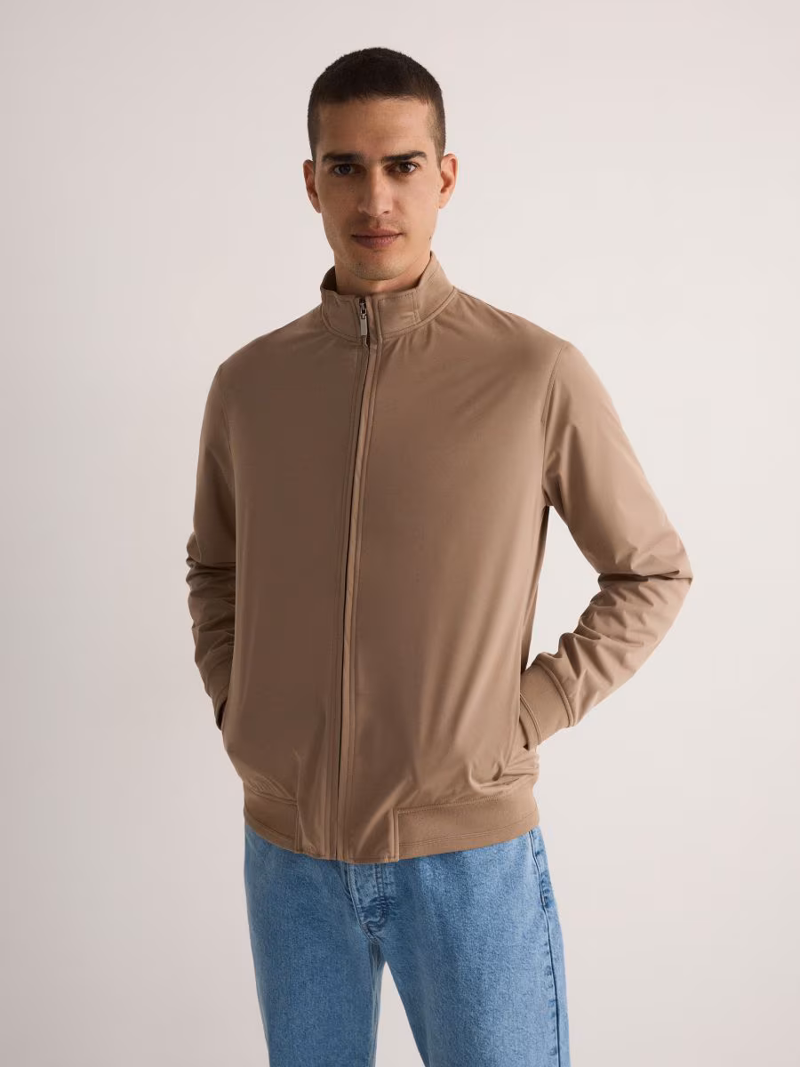 Self-Stowing Jacket