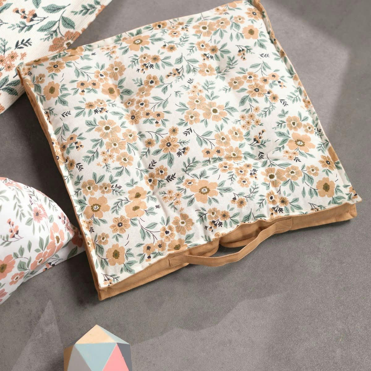 FUNNY LAPIN - Coussin de sol imprimé en coton rose 40x60x6