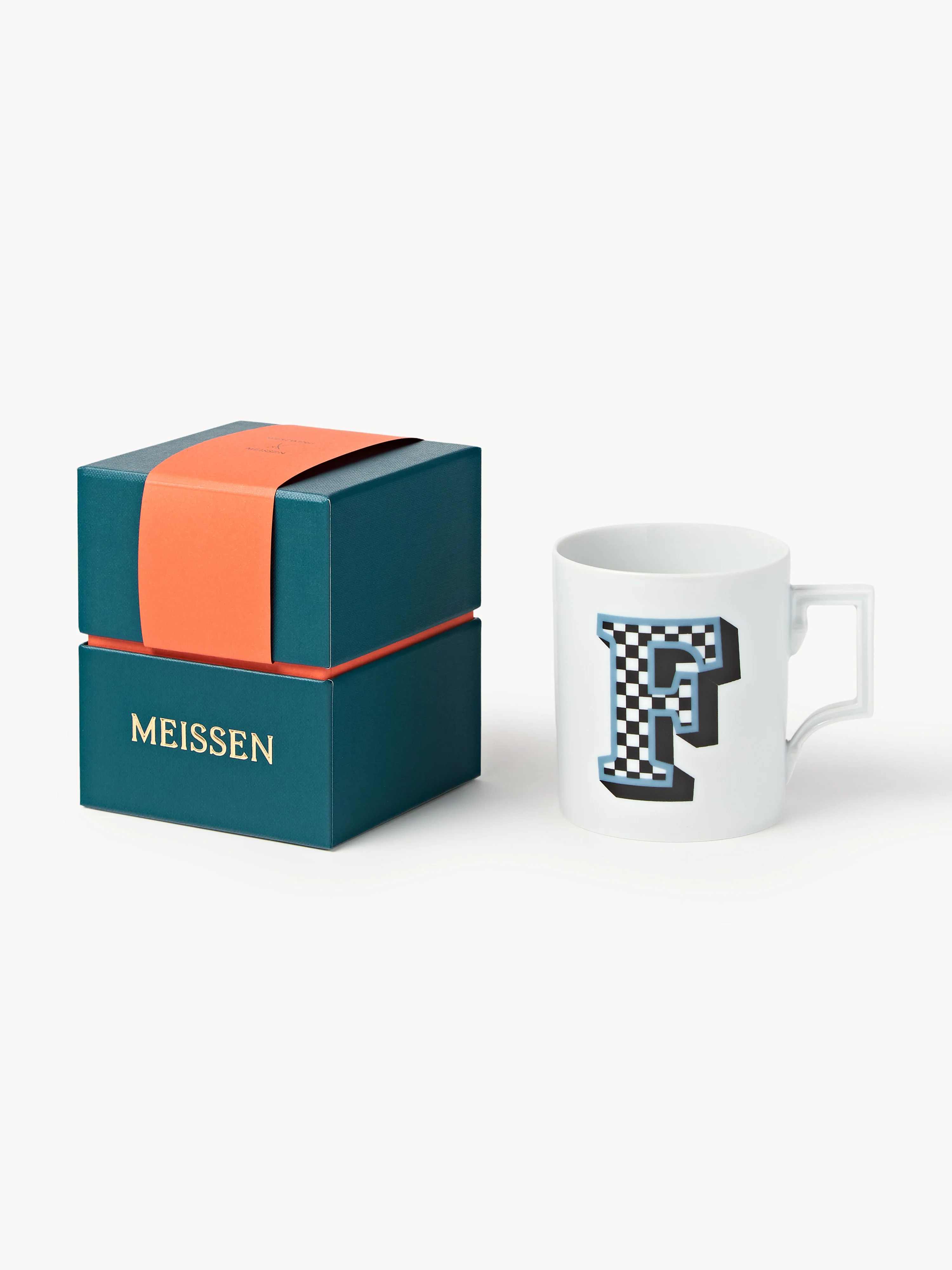 Westwing x MEISSEN, Handgefertigte Tasse Initials mit Dekor-Motiv