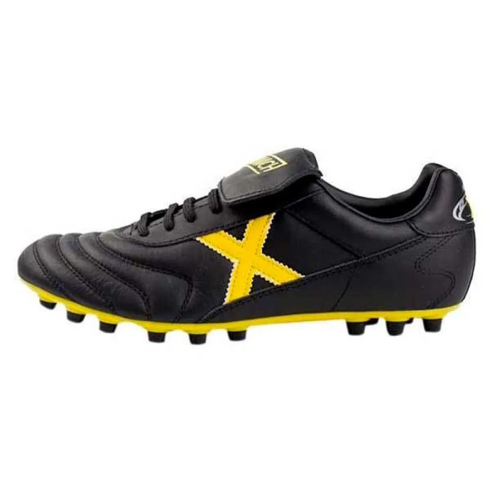 Munich Mundial U25 football boots