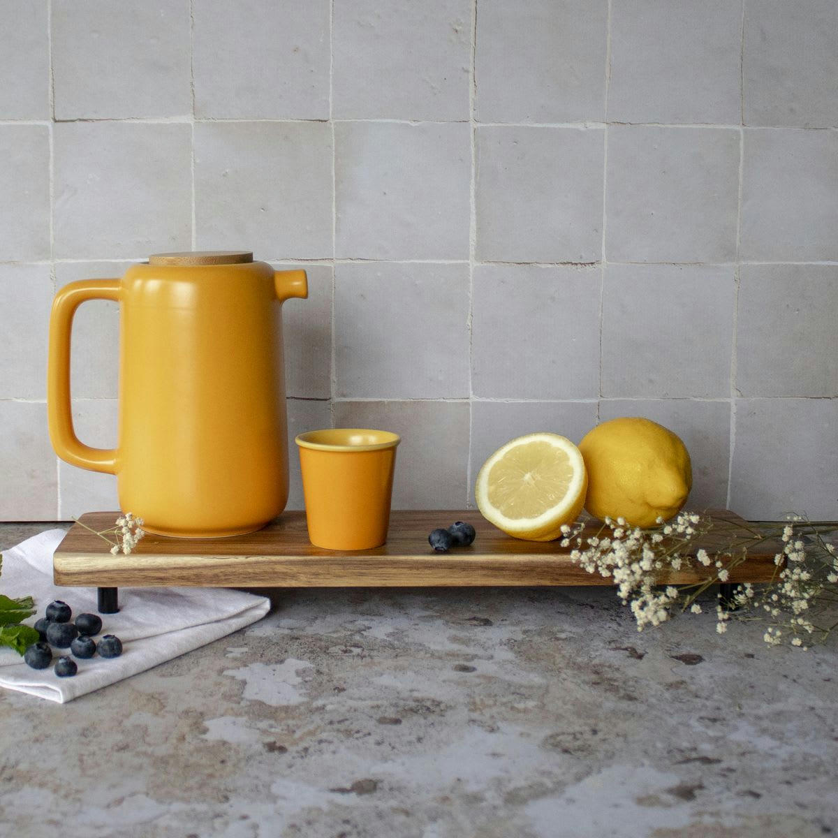 OUTO - Tasse en grès jaune 8cl