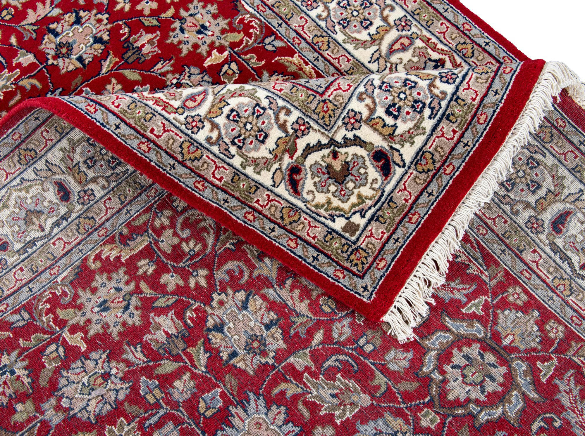 BENARES - Tapis d'orient classique noué main en laine Rouge 070x140 cm