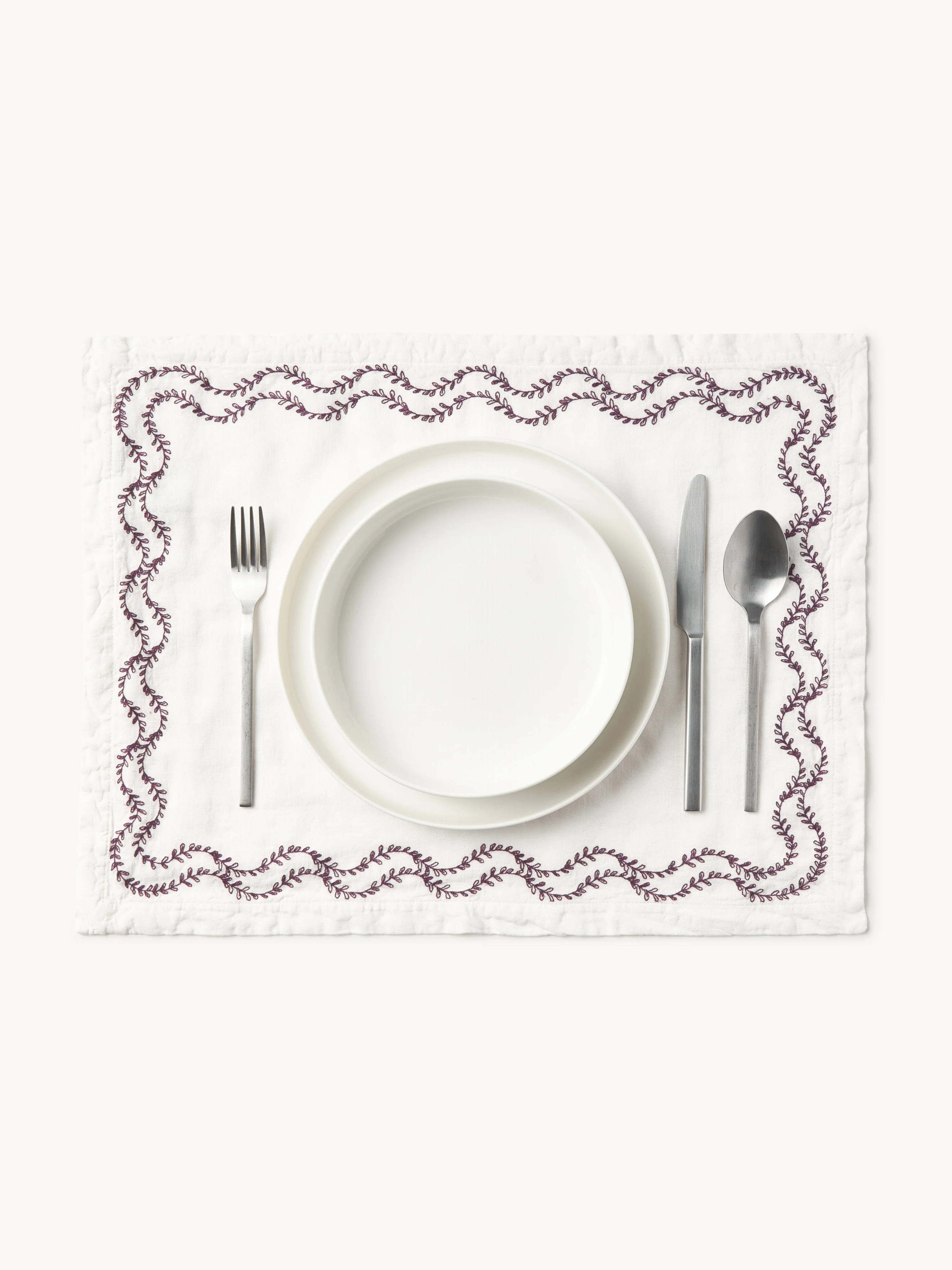 Gewaschene Leinen-Tischsets Ivy mit handgefertigter Bestickung, 2er-Set