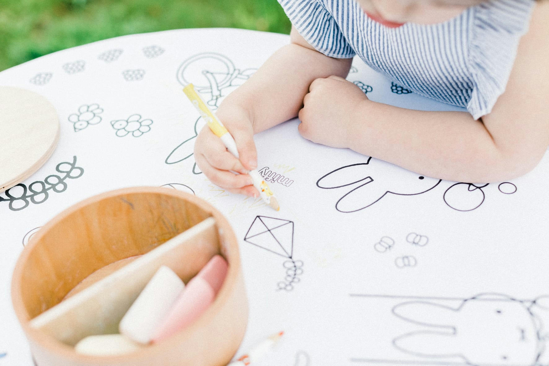 LITTLE FRIENDS - Table à dessiner multifonction D70cm et 2 tabourets