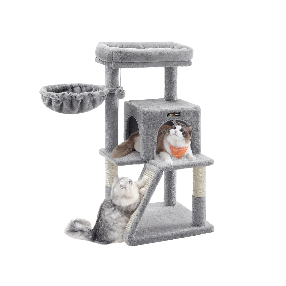 Arbre à chat avec planche à gratter