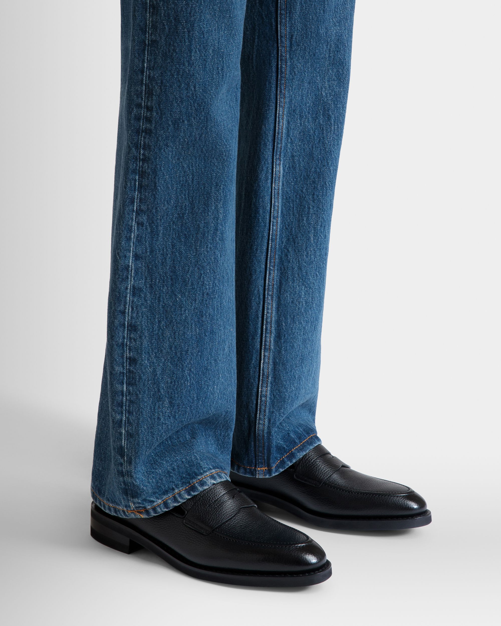 Loafer Scribe Un Aus Hirschleder In Schwarz