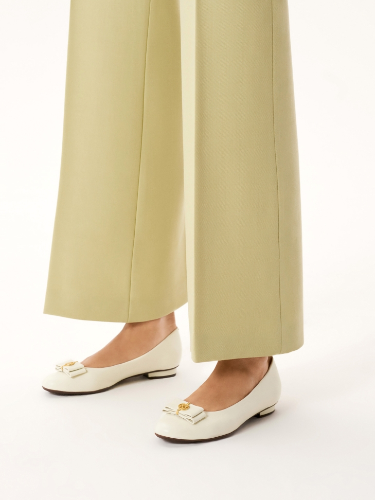 Leather ballerinas with comfort insole