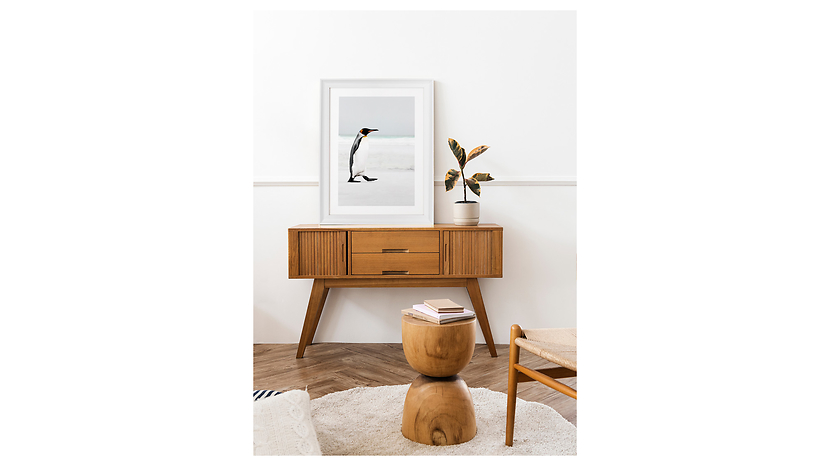 Obraz w ramie Penguin On The Beach 58x78 cm