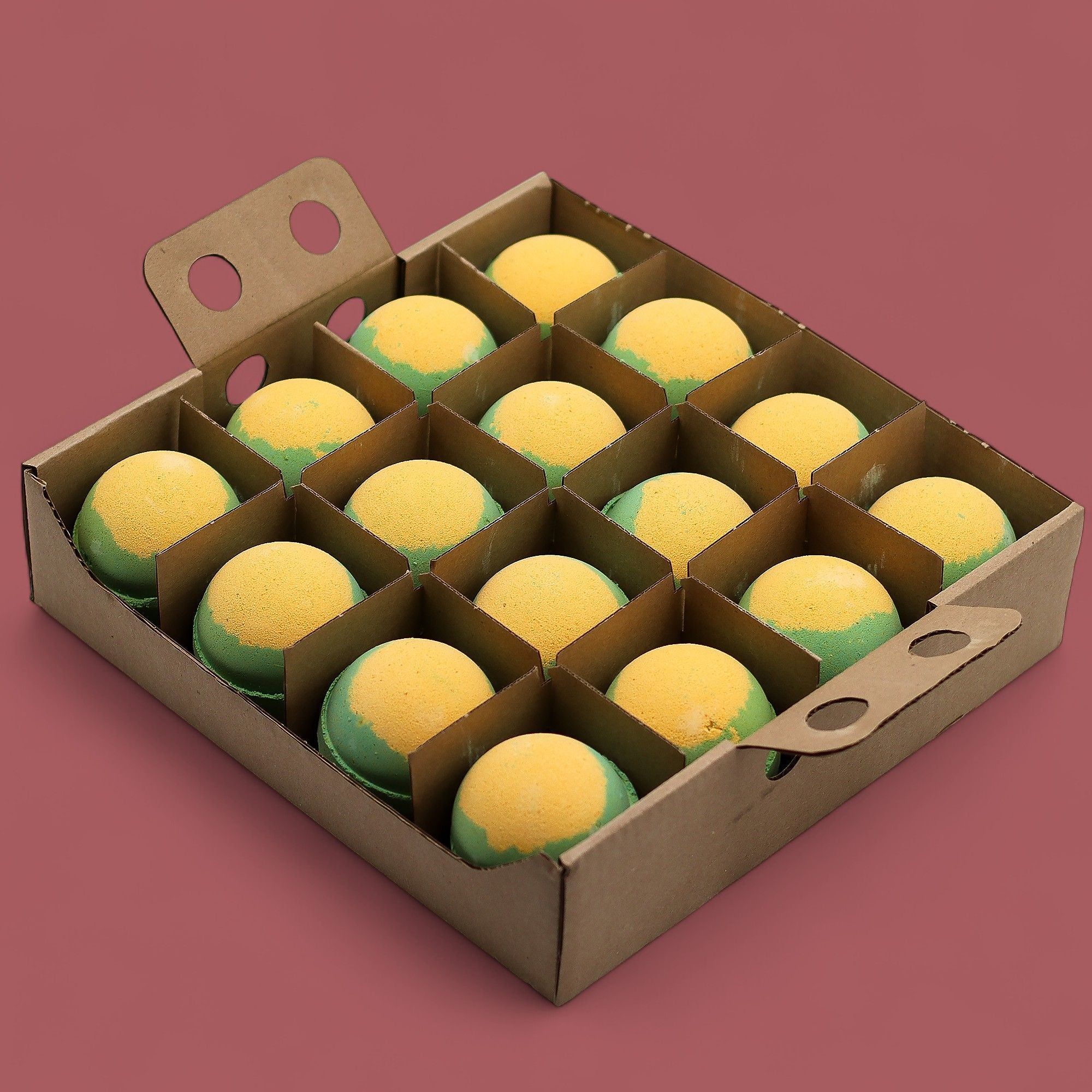Serenityy Set of 3 Apple Pie & Custard Bath Bombs - 3 x 180g, Green and Gold