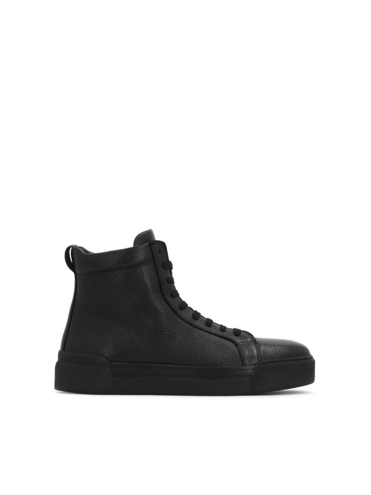 Lace-up black leather sneakers