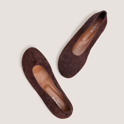 Ballerines à bouts arrondisen velours marron | DERLINE