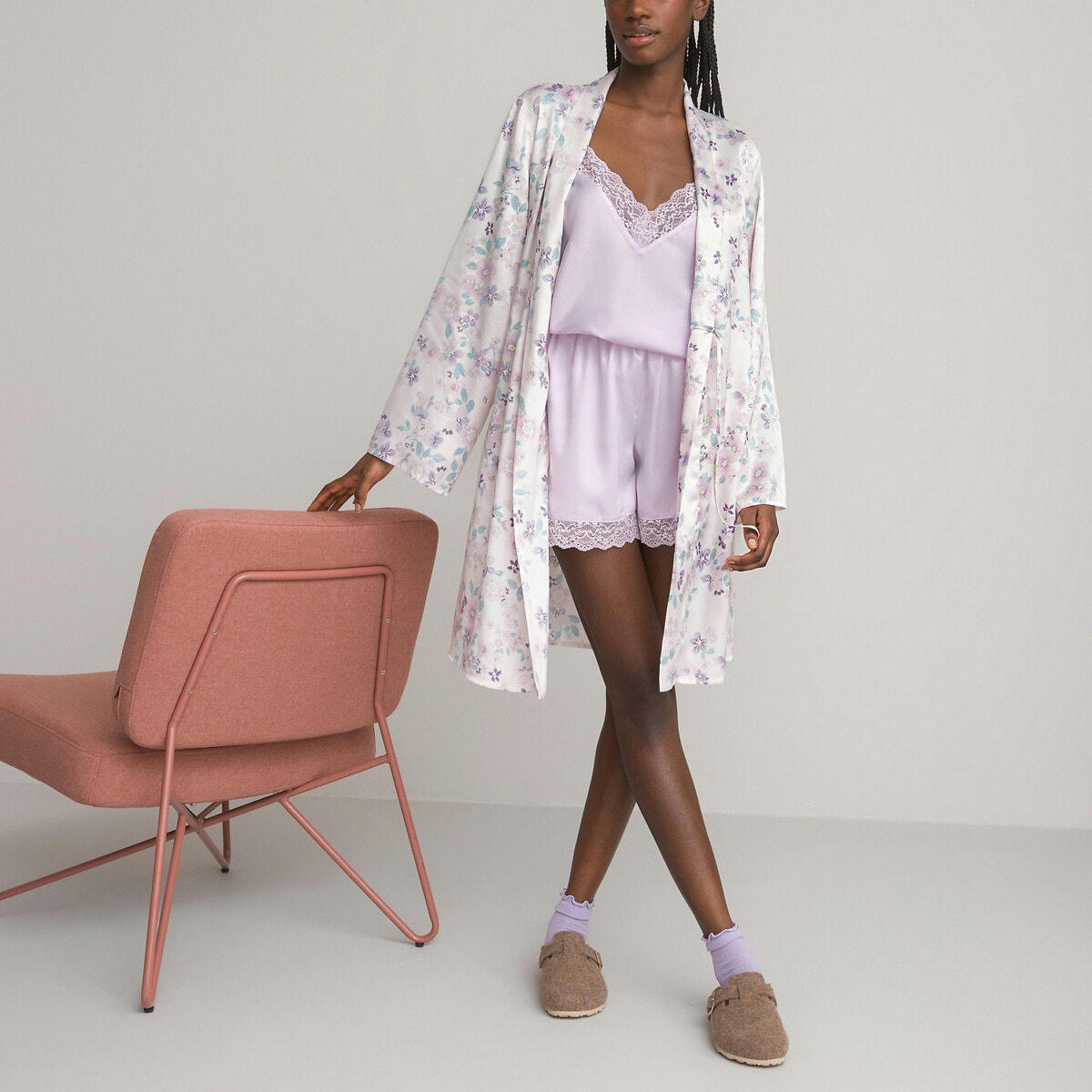 Kimono court, en satin imprimé fleurs