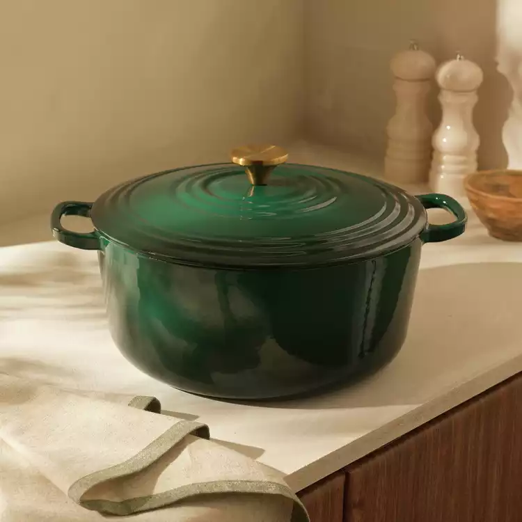 Habitat 6.7 Litre Cast Iron Casserole Dish - Green